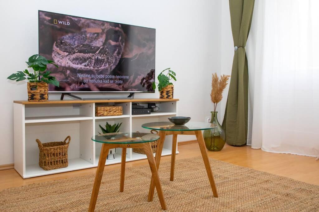 Brand New City Center Apartment Nostalgija Split Eksteriør billede